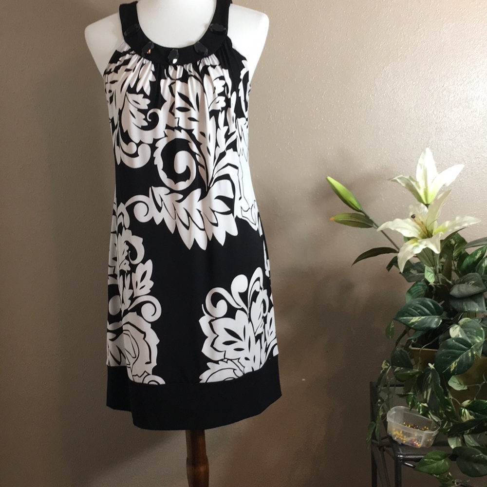 Black and White Sleeveless Dress